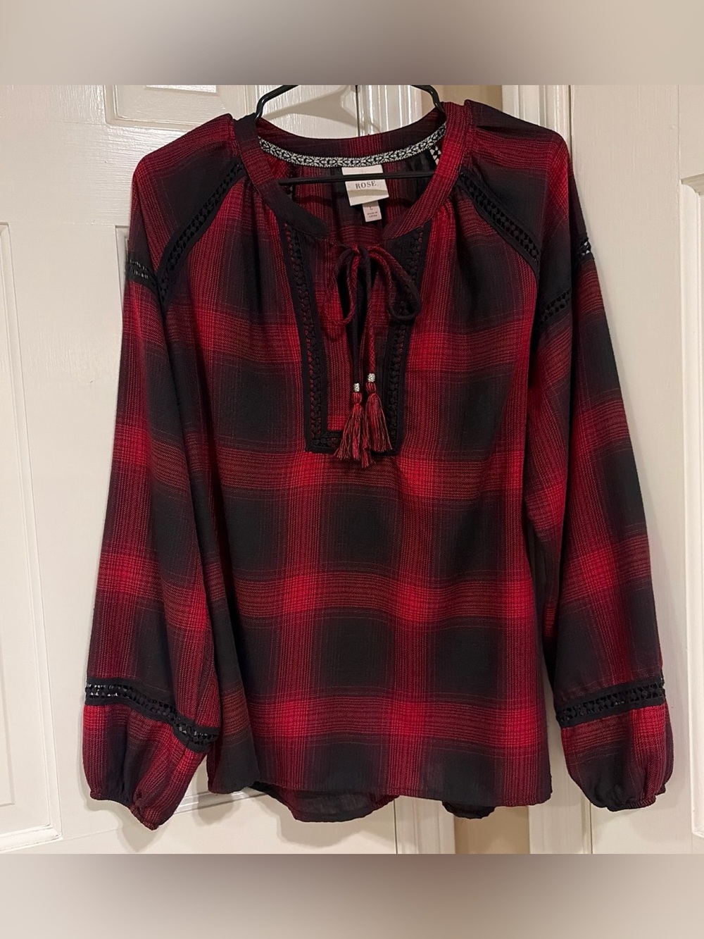 Knox Rose Plaid Long Balloon Sleeve V-Neck Embroidered Top Size Large Red Black